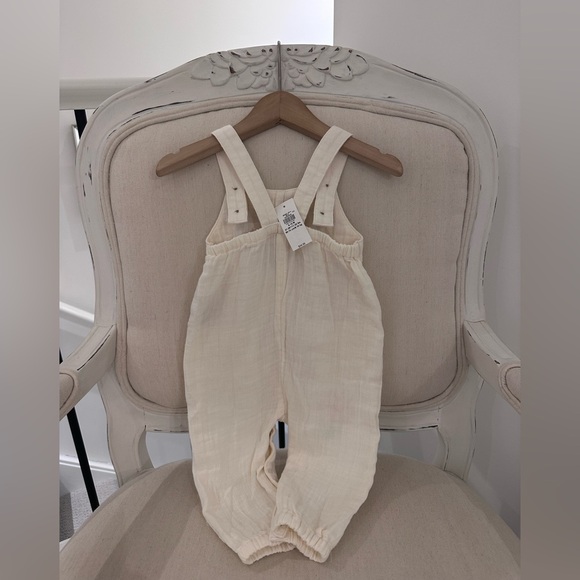 🤍 6~12 Mth Muslin Cotton Baby Romper with Embroidered Accents NWT - Picture 2 of 9